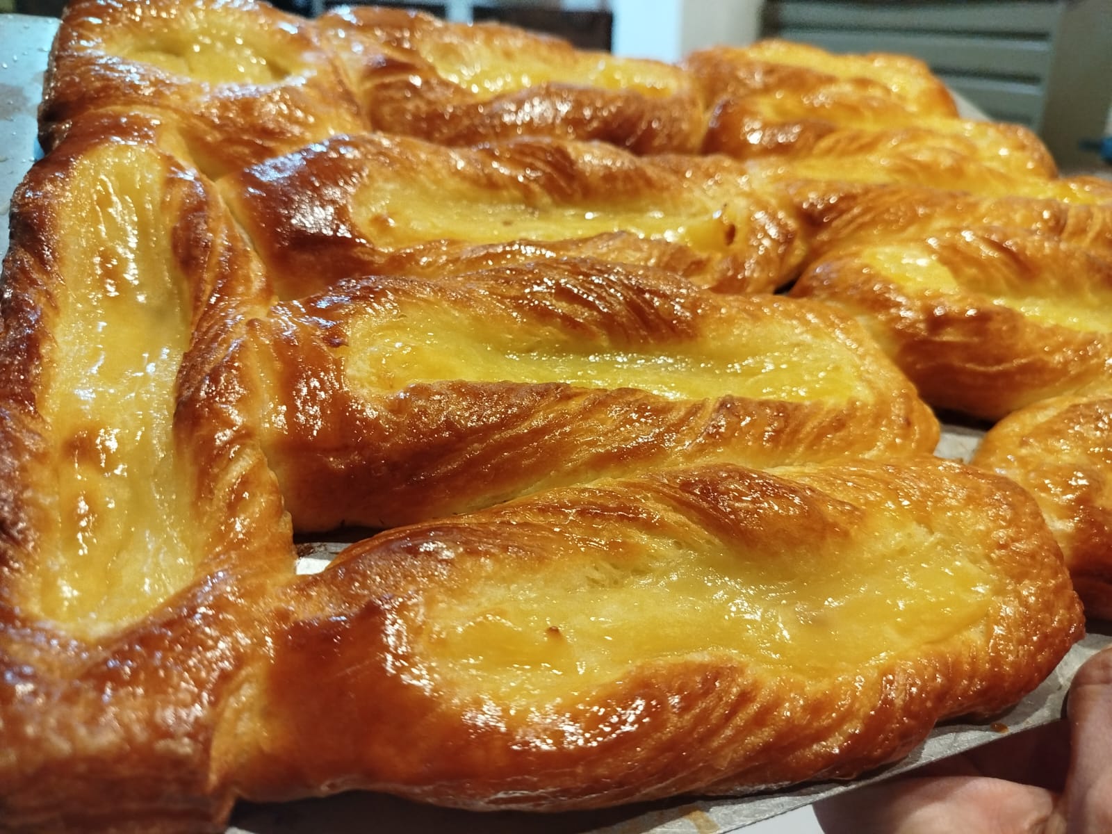 Facturas Sauco rellenas con pastelera casera